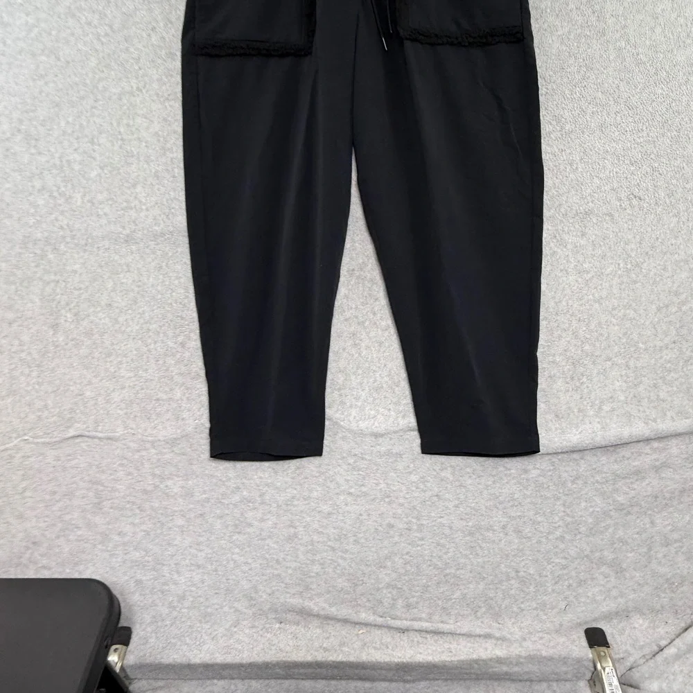 Nike Women's Sportswear Essential Woven High-Rise  Large L Pants Black  Faux Fur